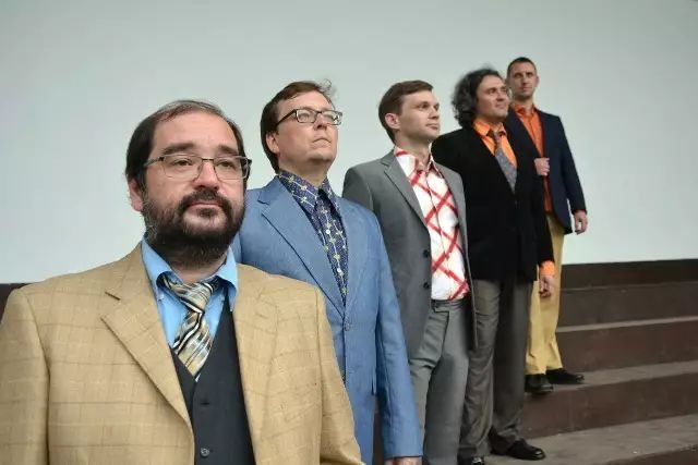 gruppı Kartinki k vıstavke