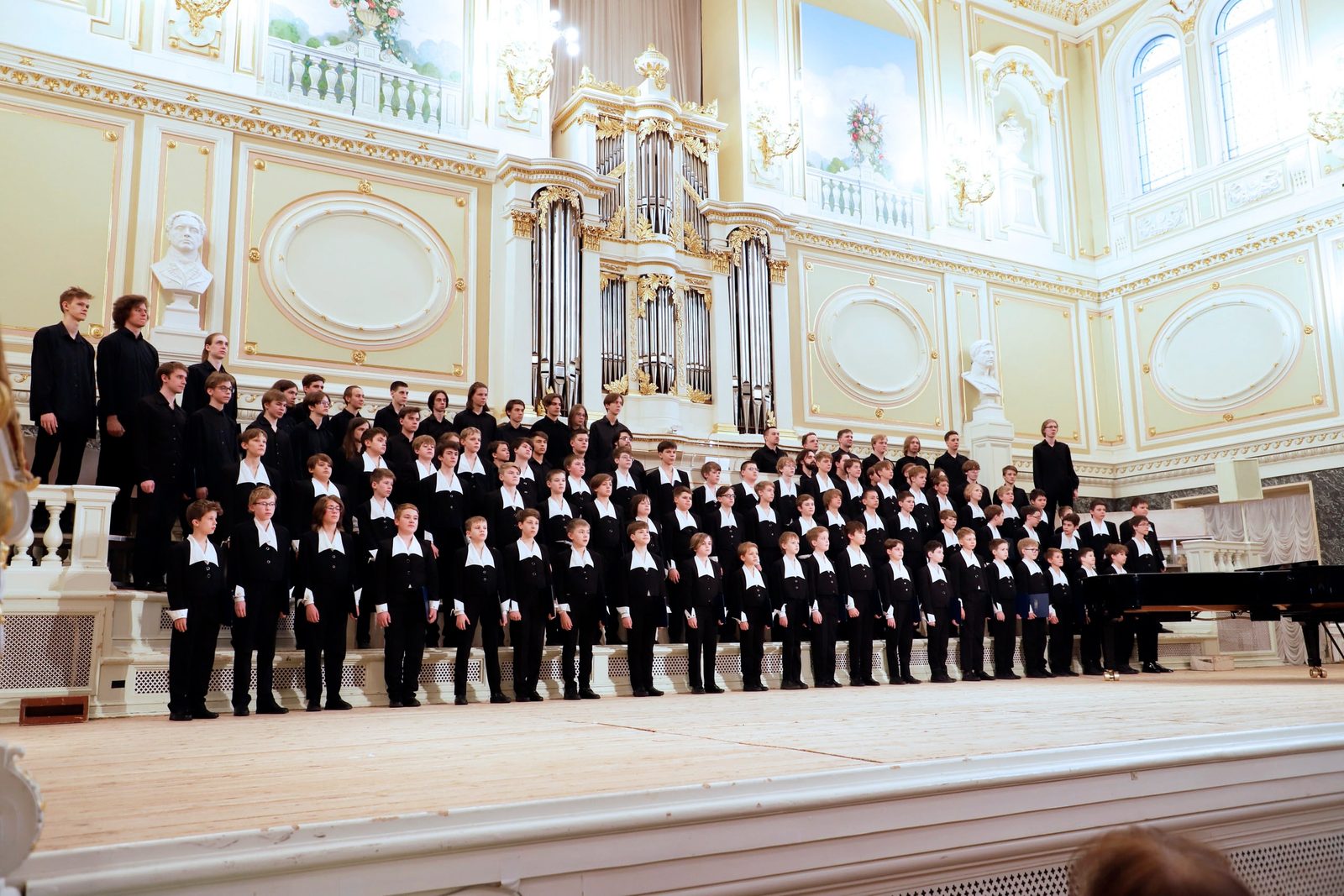 Hor malçikov Sankt-Peterburga